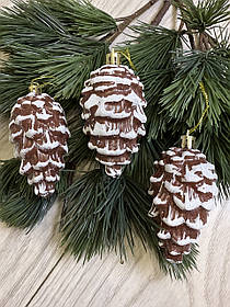 Новорічна прикраса - шишка. Іграшка на ялинку у вигляді шишки