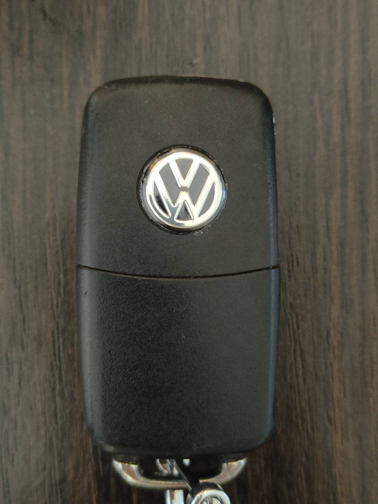 Логотип для автоключу Volkswagen 14 мм - фото покупців 2
