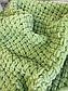Зефірний в'язаний плюшевий плед ручної роботи із алізе пуффі, 85*85см, колір трава, фото 2