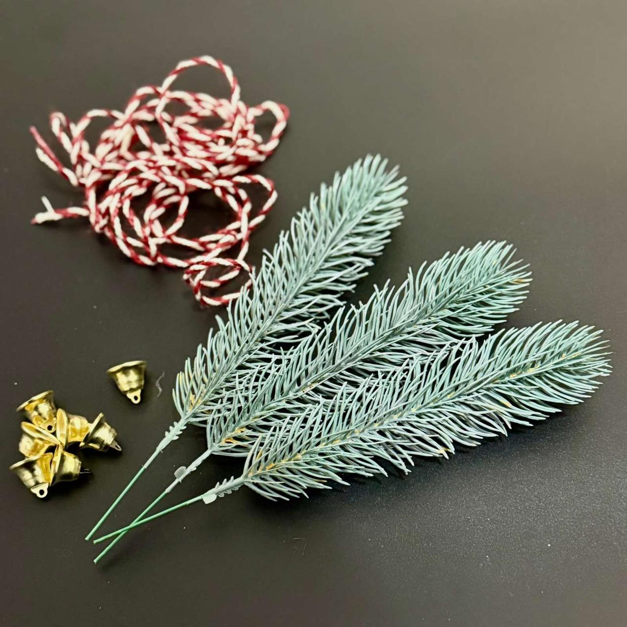 Гілка штучної литої ялинки (↔ 21 см) зелена    /штучна хвоя/