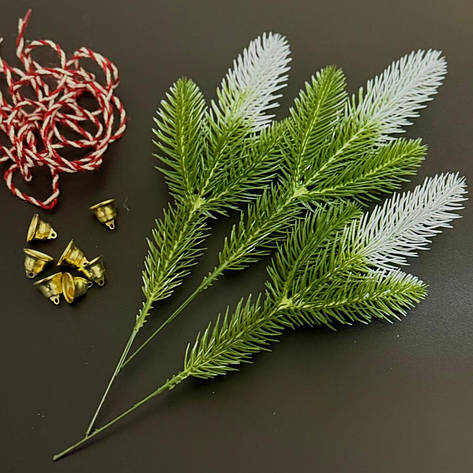 Гілка штучної литої ялинки (↔ 27 см) мілкі кінчики /штучна хвоя/, фото 1