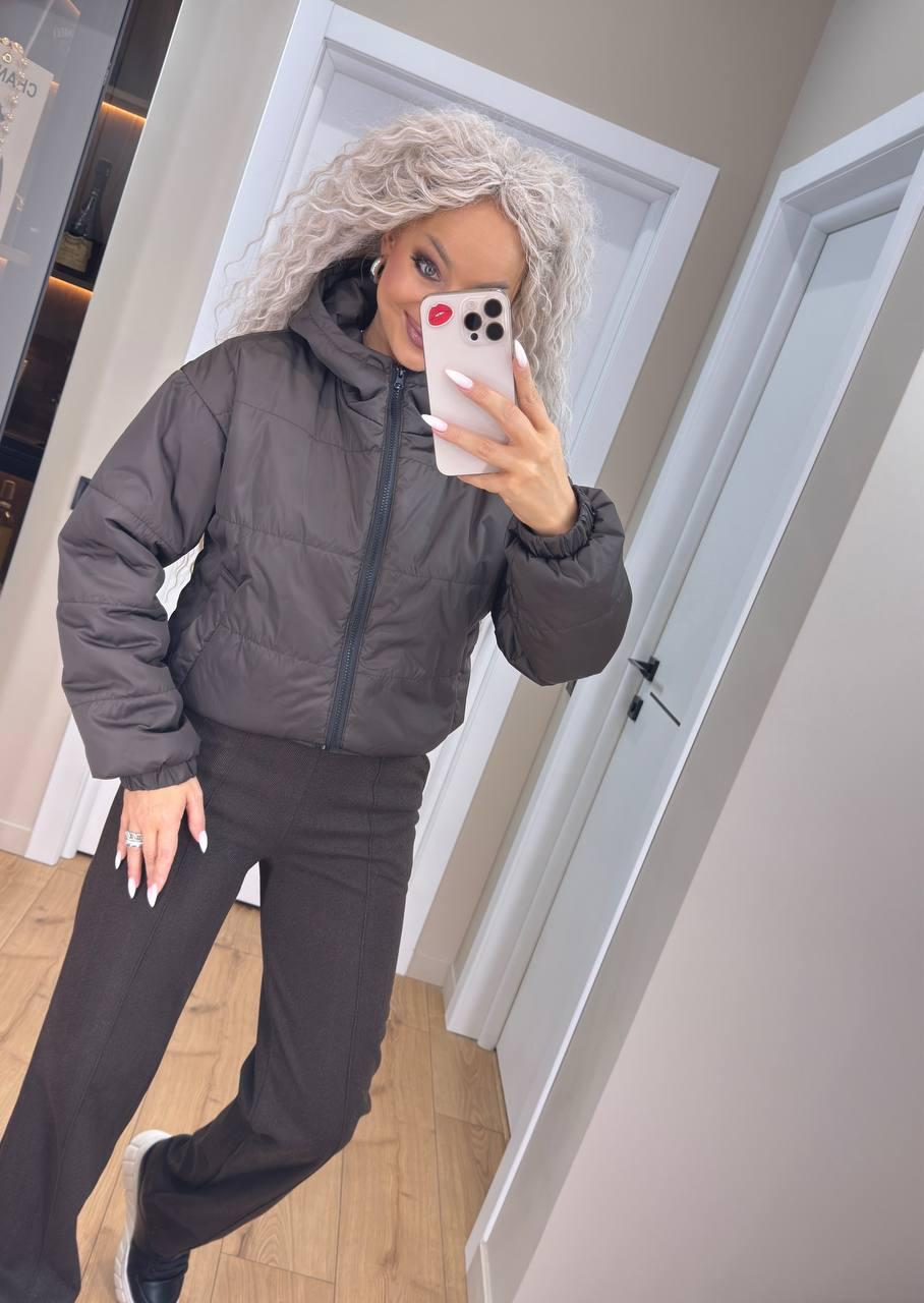 Жіноча демісезонна куртка з капюшоном біла, фото 1