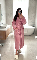 Довгий рожевий плюшевий жіночий халат з капюшоном, теплий , м'який і ніжний на дотик