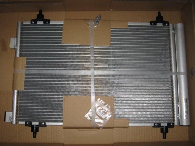 Радіатор кондиціонера Citroen C4/Peugeot 307/Partner (Nissens) 94758