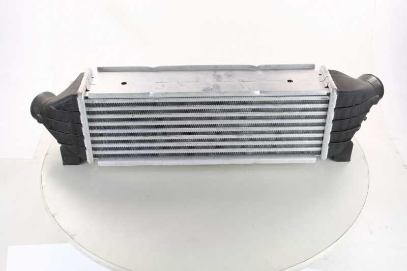 Інтеркулер FORD Transit VI (02-06) 2.0 TDi MT Nissens 96642