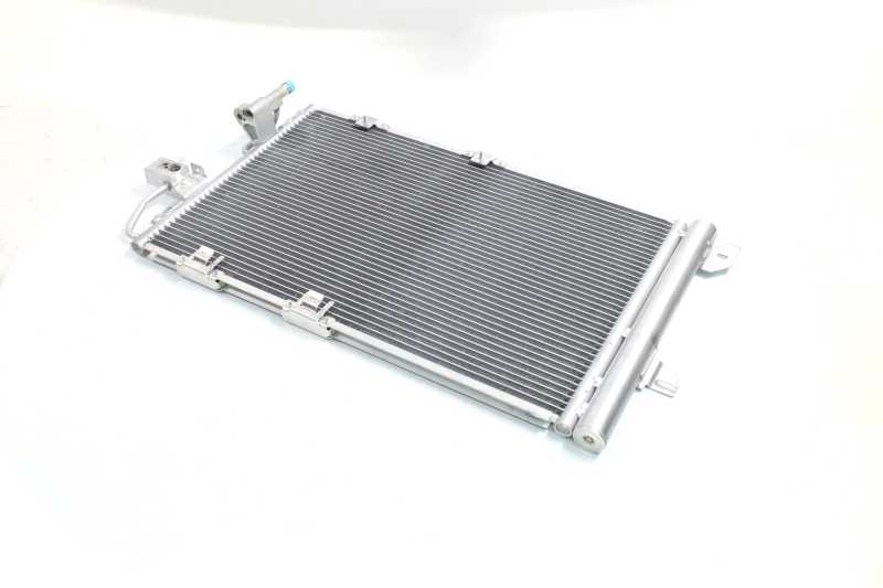 Конденсор кондиціонера Astra G/Zafira MT/AT 02- (Van Wezel) 37005326