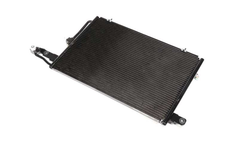Конденсор кондиціонера Audi 100/A6 MT/AT 90-97 (Van Wezel) 03005117