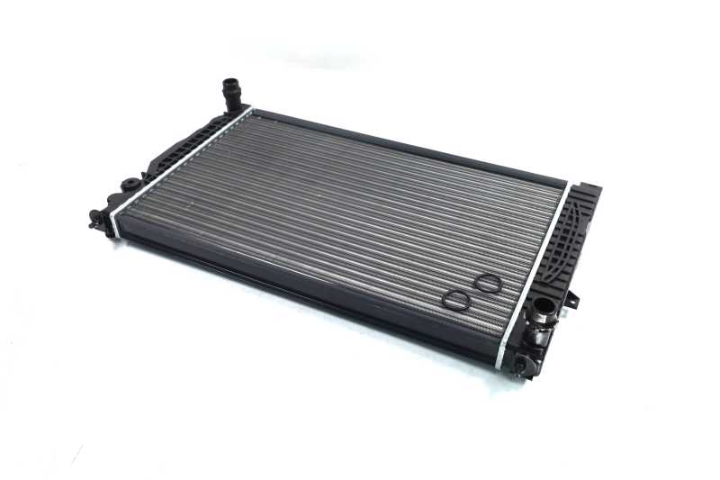 Радіатор охолодження двигуна A4/A6/Passat 5-6 2.4/2.6/2.8 MT (Van Wezel) 03002124, фото 1