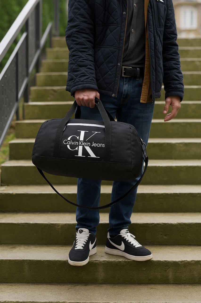 Універсальна спортивна сумка Calvin Klein для тренувань і відпочинку