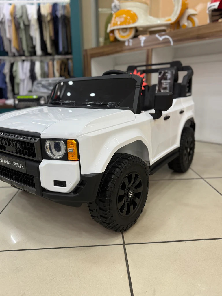 Дитячий електромобіль джип з пультом Toyota Prado білий, фото 1