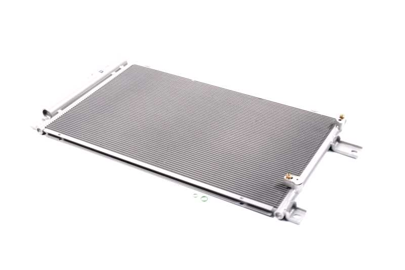 Конденсатор кондиціонера Toyota Avensis (2003–) (Nissens) 940022