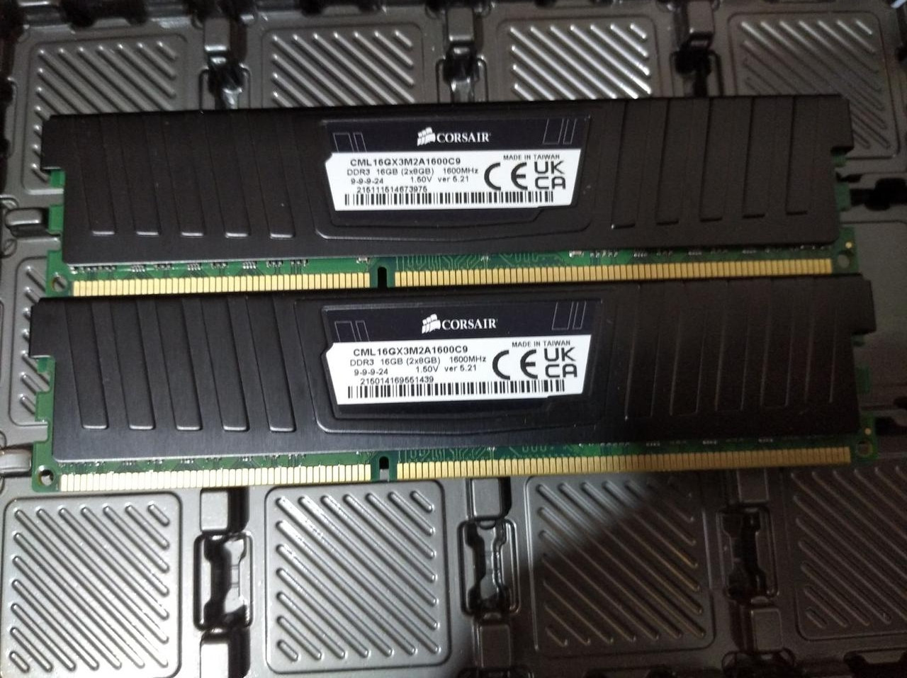 16Gb (2x8GB) DDR3 1600MHz Corsair PC3 12800U CL9 2Rx8 RAM Оперативна пам'ять CML16GXJM2A1600C9, фото 1