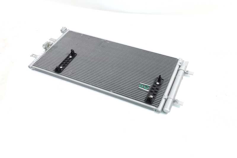 Радіатор кондиціонера Audi A4 (Nissens) 940042