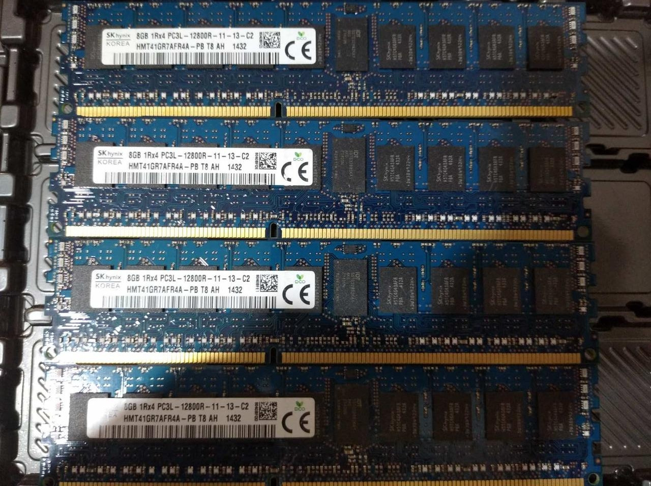 32GB 4*8GB DDR3L 1600MHz Hynix 12800R PC3L REG ECC RAM Серверна оперативна пам'ять HMT41GR7AFR4A-PB, фото 1