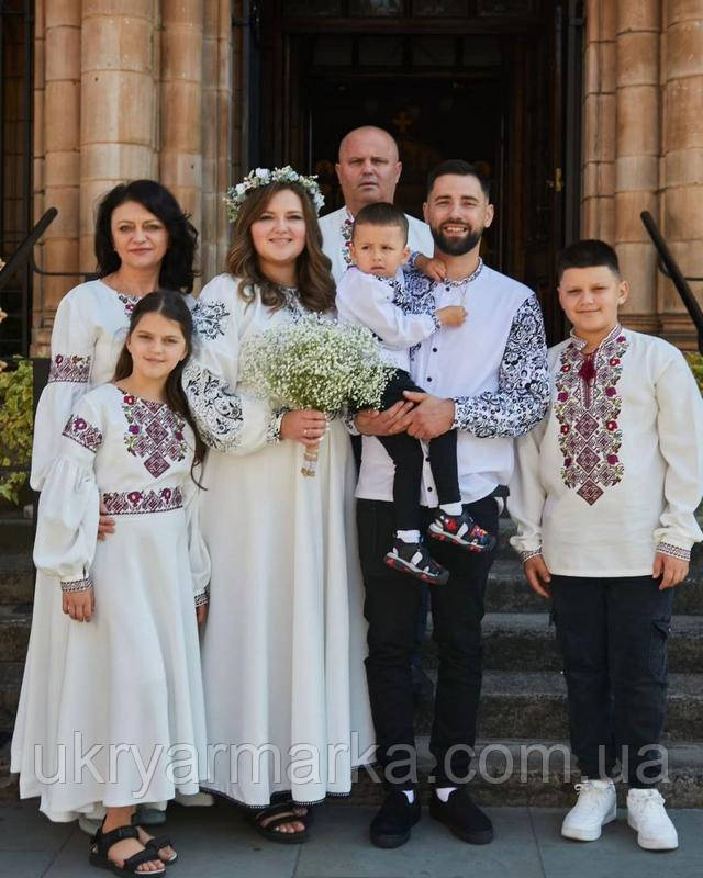 парные вышиванки для семьи