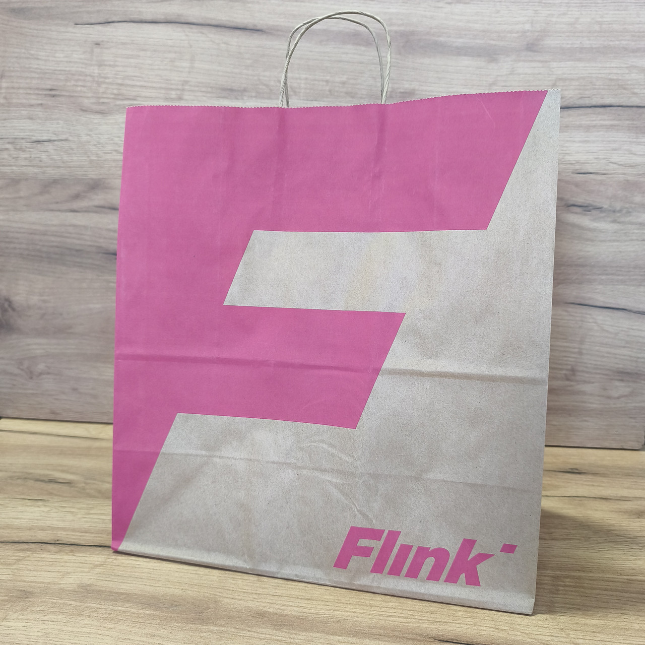 Крафт пакет коричневий з ручками 320*160*350 мм з рожевим принтом, папір ІМПОРТ 100 г/м2 для доставки продуктів, одягу, фото 1