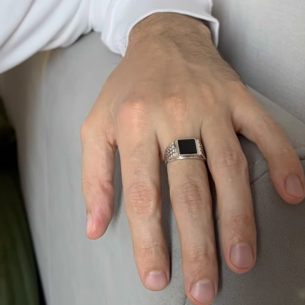 Чоловіча срібна печатка з чорним каменем. Каблучка - перстень. Чорнене срібло 925, фото 1