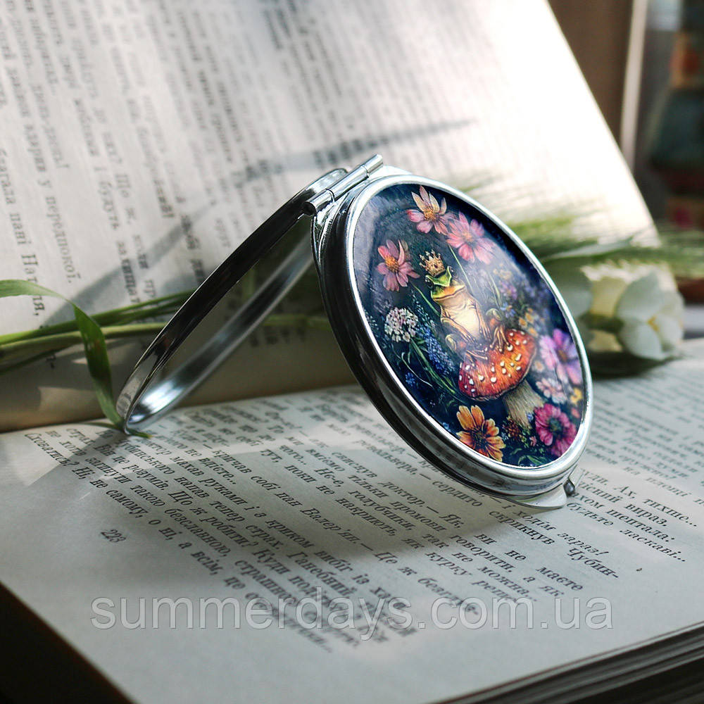 Кишенькове дзеркальце Царівна жаба з казки на мухоморі, фото 1