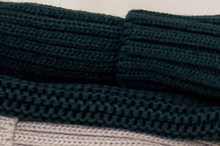 Жіноча в’язана шапка і хомут набір 3 вовна 20% з відворотом темно Зелений, фото 2