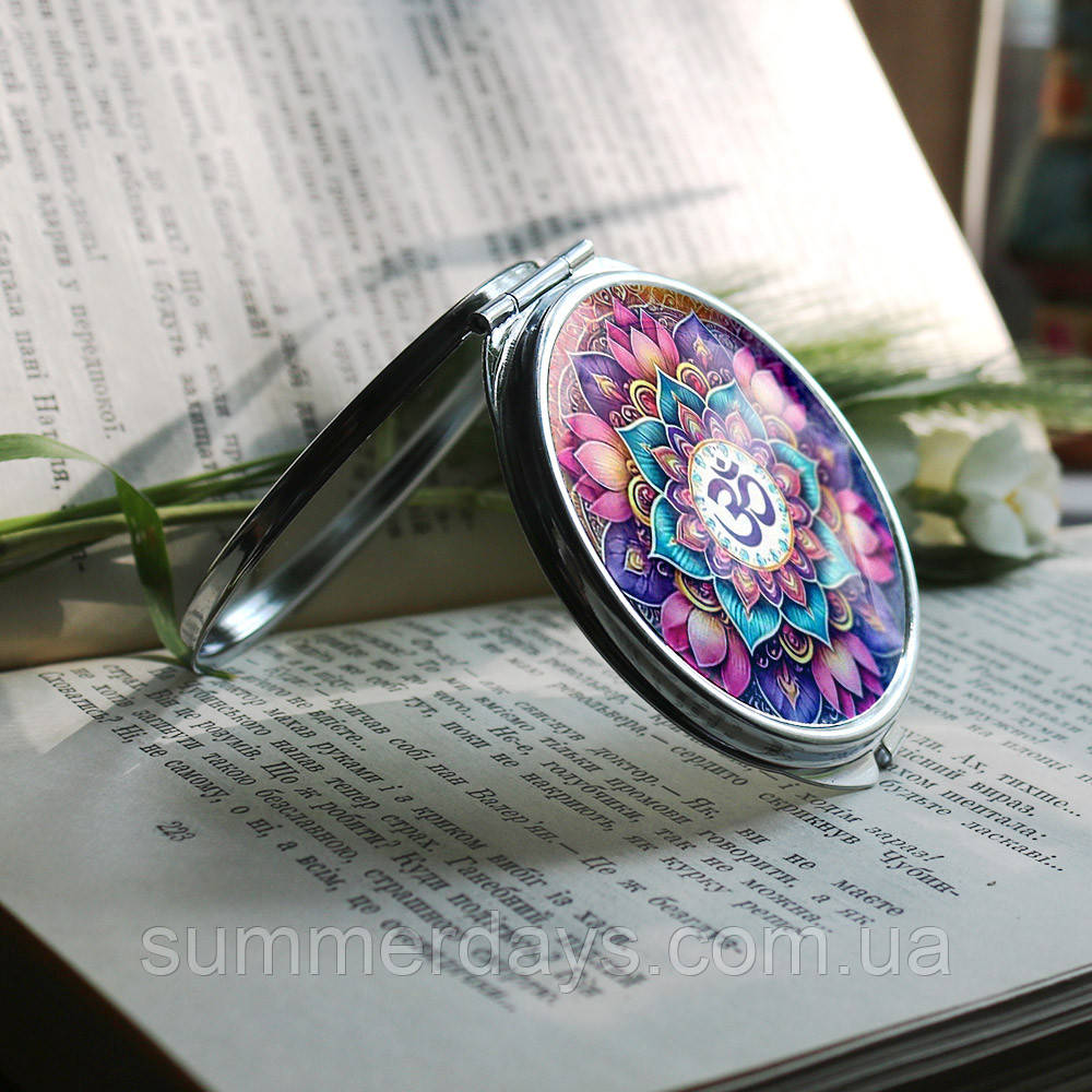 Кишенькове дзеркальце Мандала Ом у лотосах, фото 1