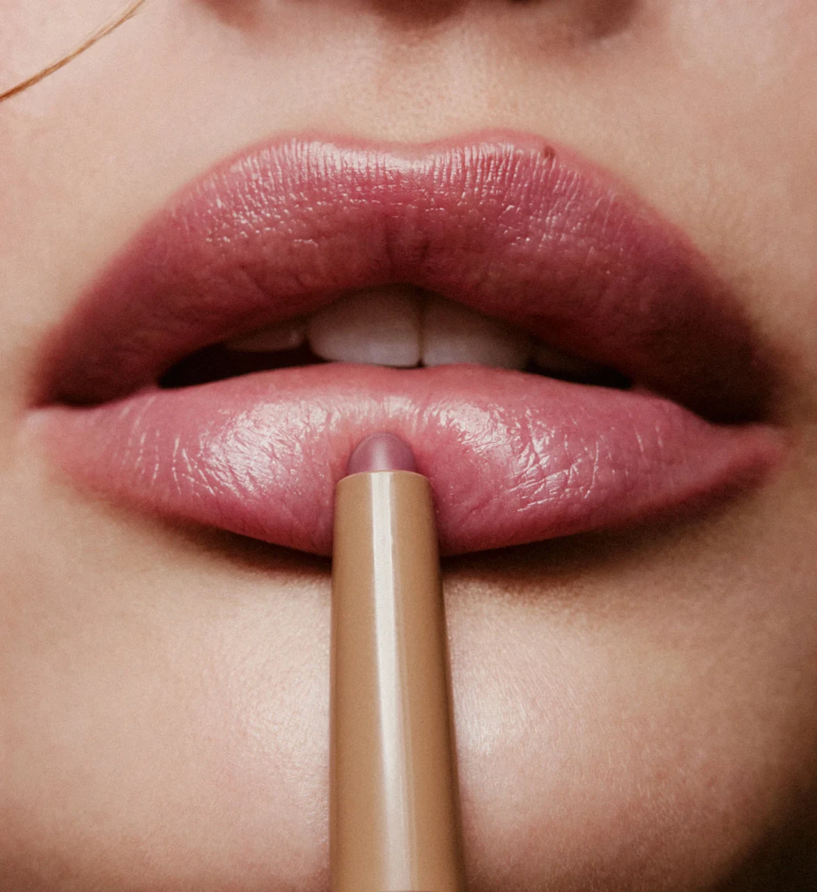 Rhode Peptide Lip Shaper Press