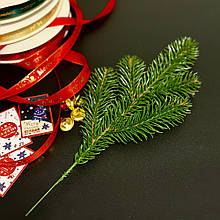 Гілка штучної литої ялинки (↔ 30 см) зелена    /штучна хвоя/