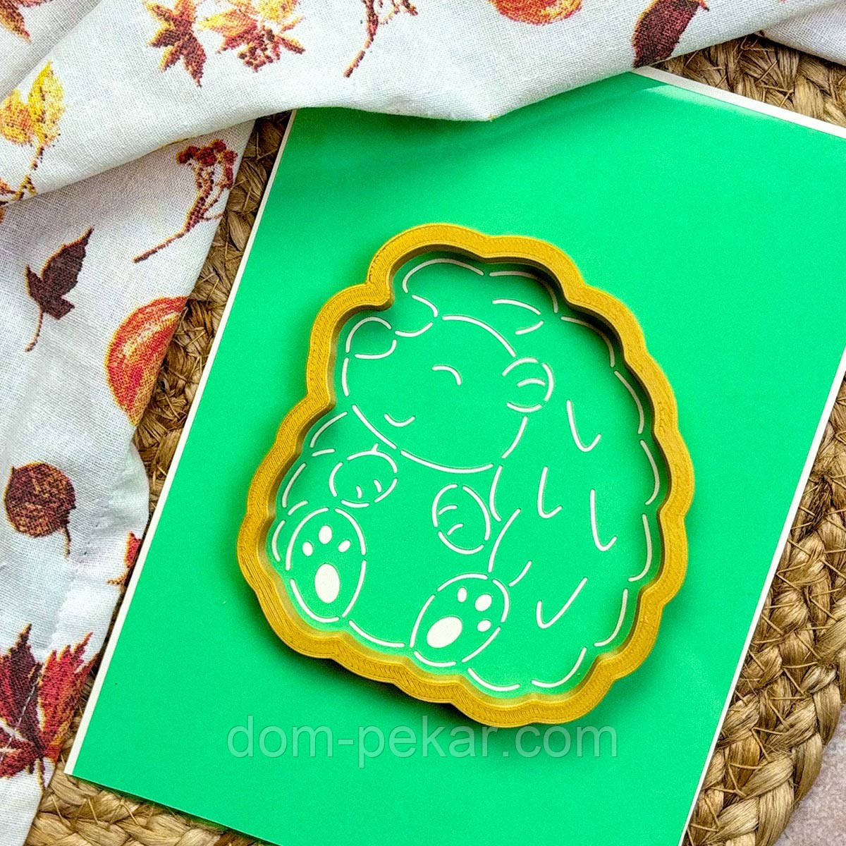 Їжачок вирубка з трафаретом 10*9,2 см (TR-2)