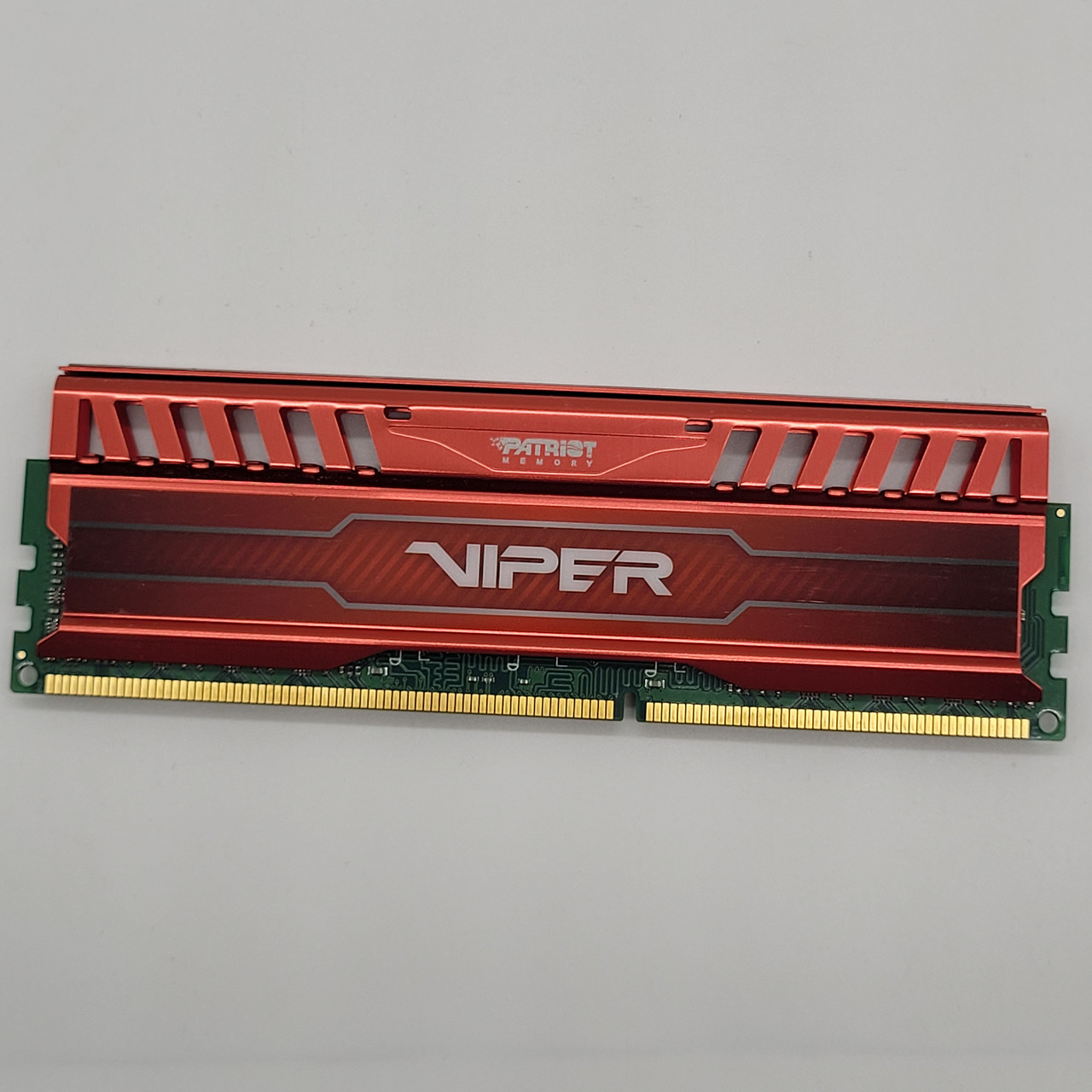 Ігрова оперативна пам'ять Patriot Viper DDR3 8Gb 1600MHz 12800U 2R8 CL9 (PV332G160C9QKRD) Б/В
