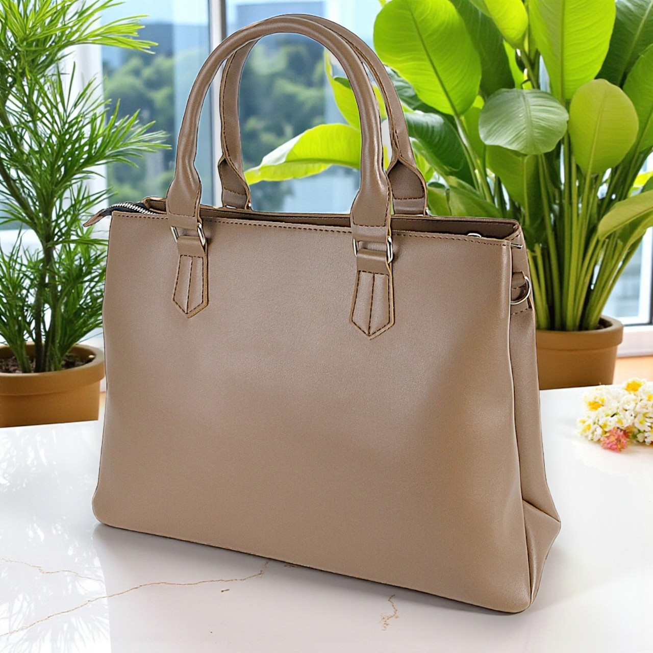 Жіноча сумка через плече каркасна мокко з плечовим ременем з екошкіри вміщує А4, фото 1