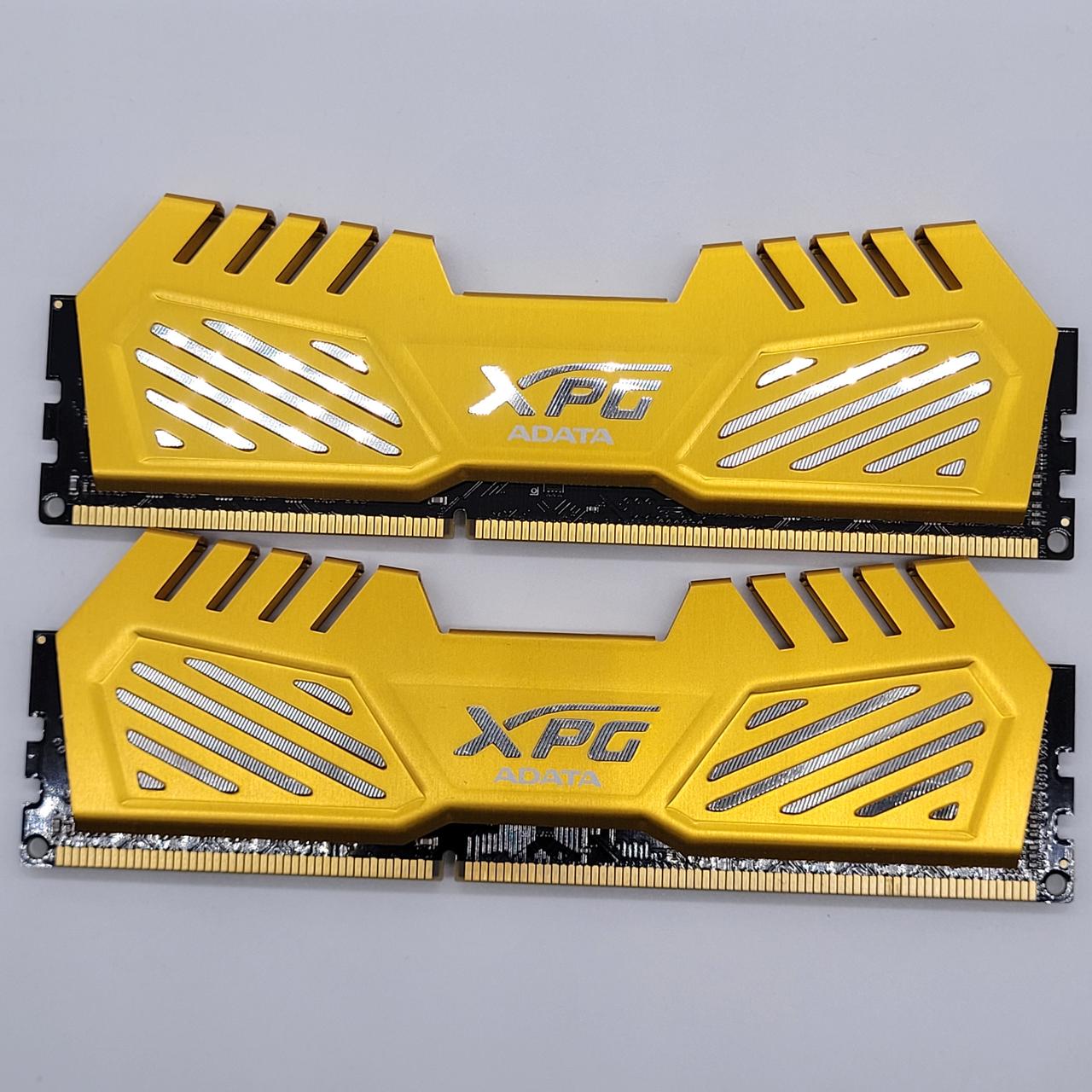 Пара оперативної пам'яті Adata XPG Gaming DDR3 16Gb (2x8Gb) 1866MHz PC3-14900U 2R8 CL10 (AX3U1866W8G10-BGV) Б/В