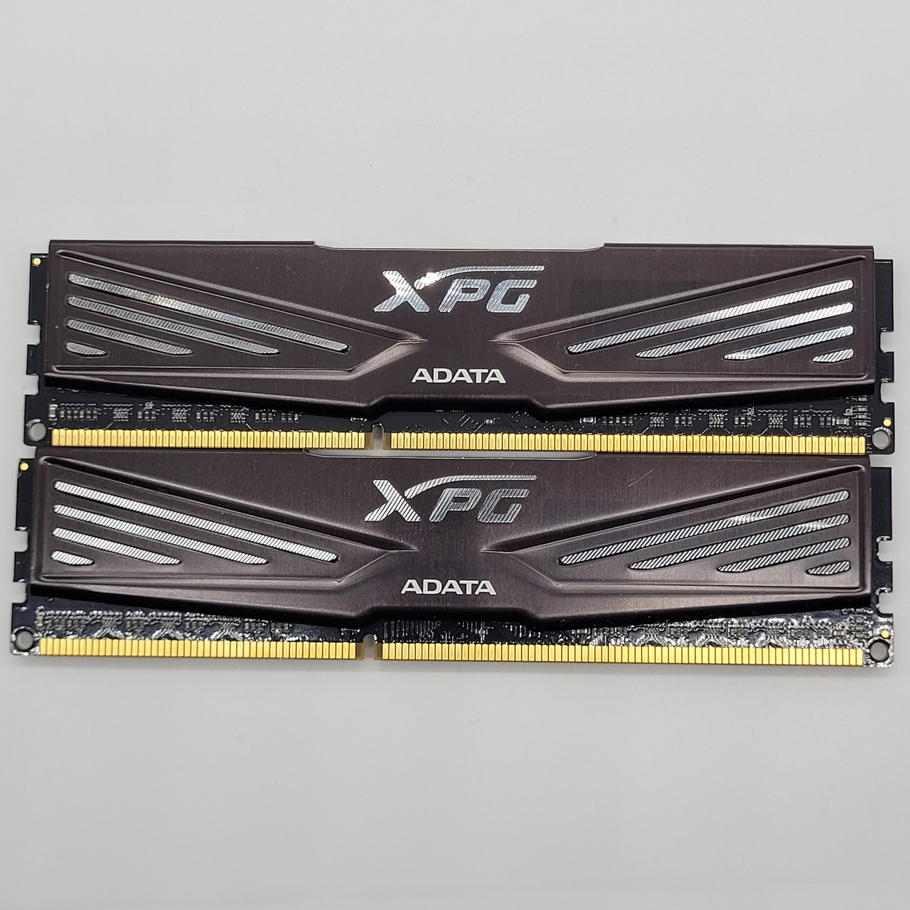 Пара оперативної пам'яті Adata XPG Gaming DDR3 16Gb (2x8Gb) 1600MHz PC3-12800U 2R8 CL9 (AX3U1600W8G9-BB) Б/В