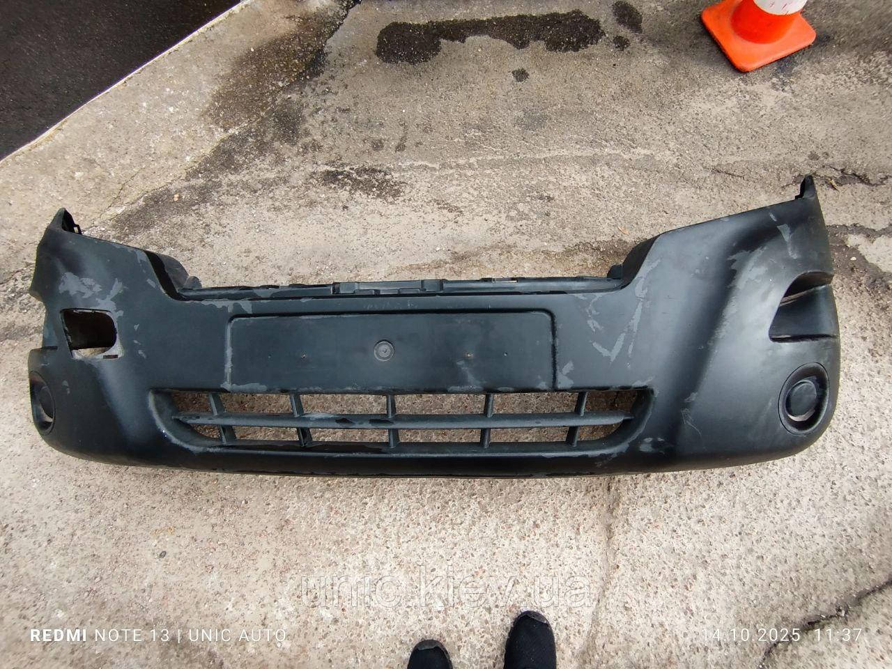 Бампер передній Ніссан НВ400 (Nissan NV400) б/в