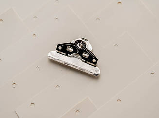 Канцелярські затискачі для папок меню. Колір "Срібло". 85х50мм