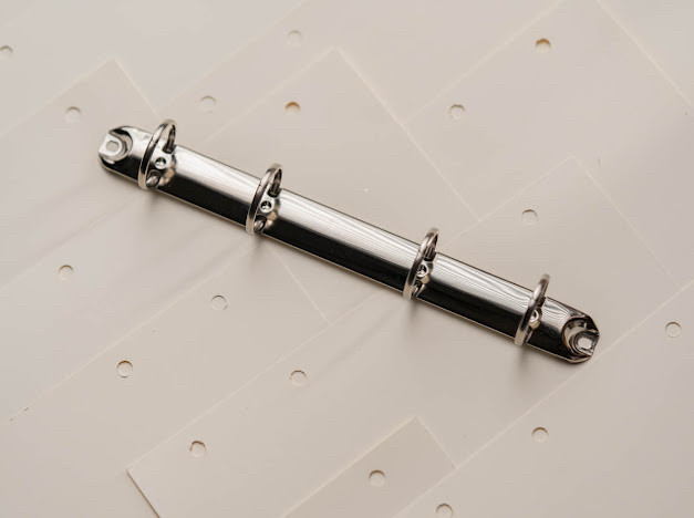 Затискачі для блокнотів канцелярські універсальні. Колір "Срібло", 210х20мм. Кільце 30мм, фото 1