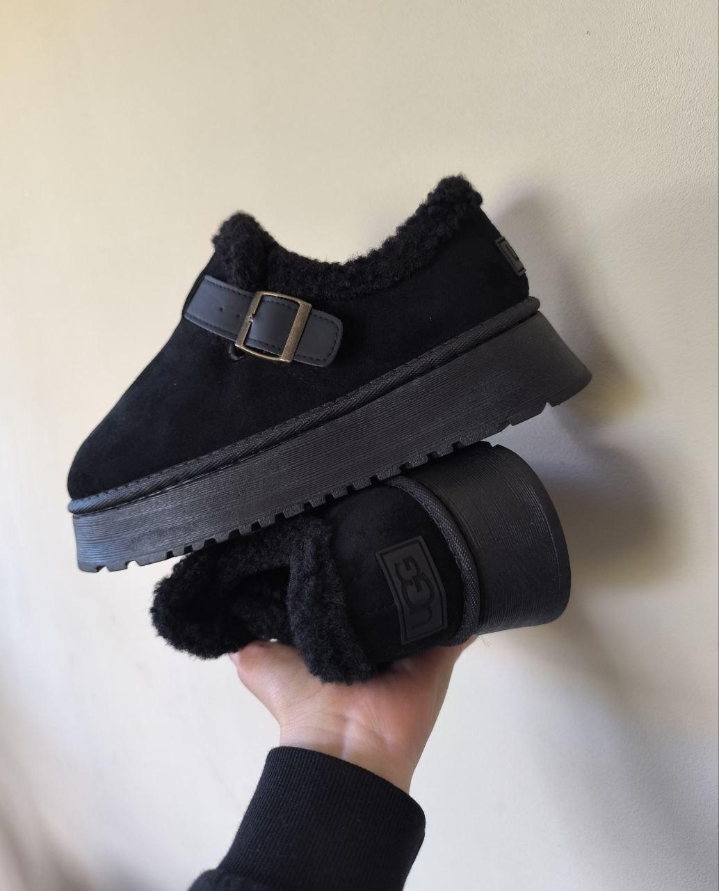 Черевики туфлі УГГІ короткі ЧОРНІ BLACK з ремінцем на високій підошві з утепленою устілкою жіночі
