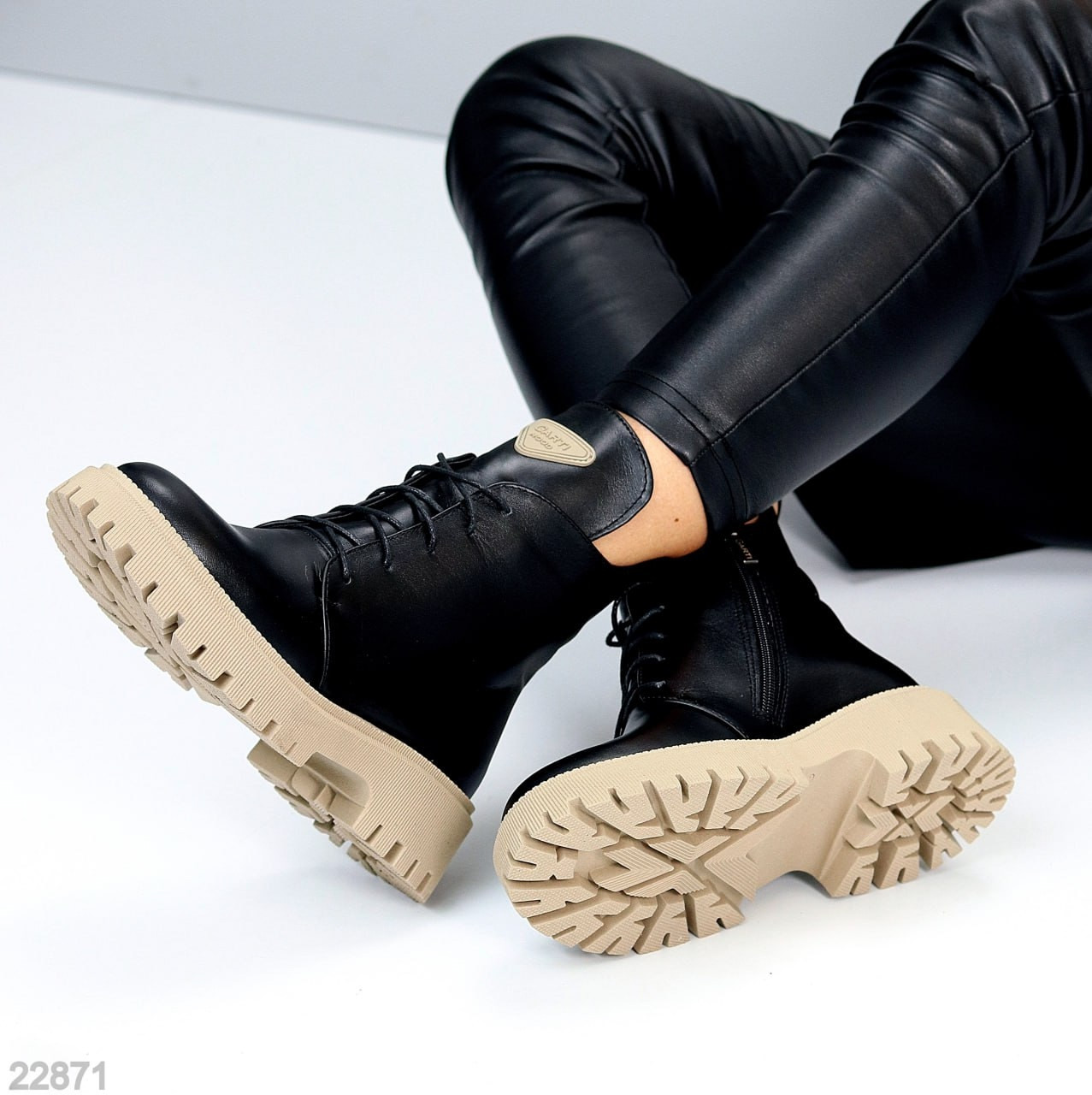 Круті зимові чорні черевики натуральна шкіра на бежевій підошві, фото 1
