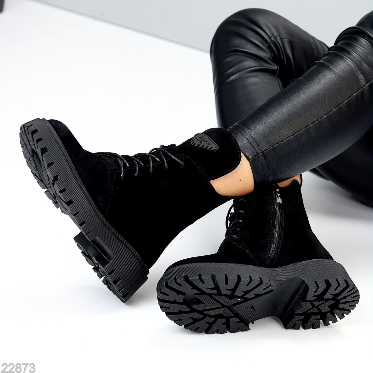 Круті зимові чорні черевики натуральна замша стильний декор, фото 1