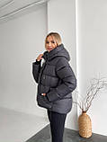 Жіноча коротка зимова куртка пуховик з біопухом і капюшоном пуфер 42-48 графіт, фото 3