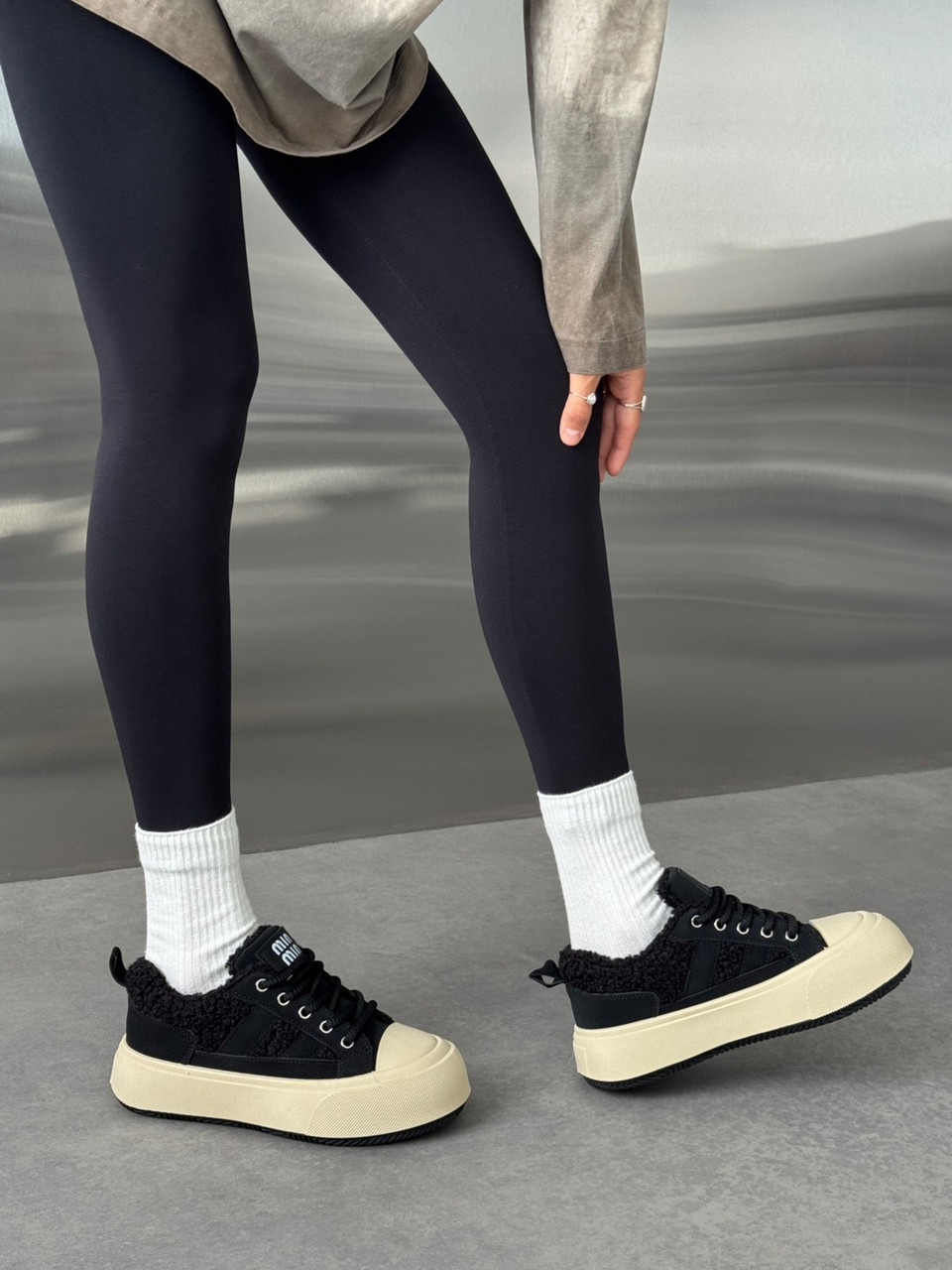 Кеди жіночі зимові чорні з бежевими вставками (M217), фото 1