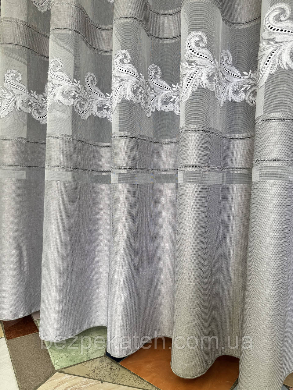 Красива сучасна бамбукова тюль-бамбук зі смугою та сірою вишивкою в зал, спальню, вітальню, фото 1