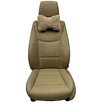 Автомобільна подушка на підголівник з еко-хутра в салон автомобіля Бежева 1 шт, фото 4