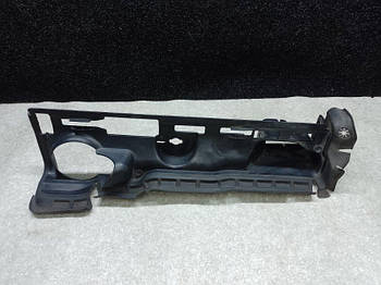 Дефлектор радіатора VOLVO XC70 07-16 лев. (б/у)