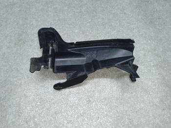 Дефлектор радіатора VOLVO XC70 07-16 лев. (б/у)