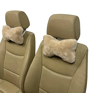 Автомобільні подушки на підголівник з еко-хутра в салон автомобіля Бежеві 2 шт