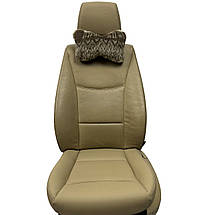 Автомобільна подушка на підголівник з еко-хутра в салон автомобіля принт "Олені"  1 шт, фото 3