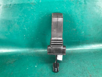 Ограничитель двери AUDI Q5 08-16 CPMB 2.0 TFSI 2014 перед. лев. (б/у)