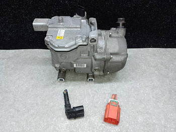 Компрессор кондиционера TOYOTA PRIUS - 30 09-17 (б/у)