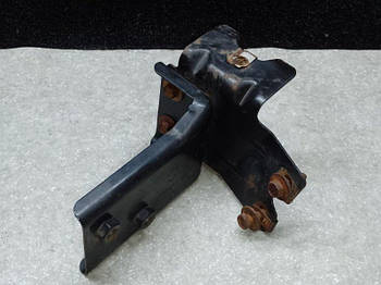 Кронштейн підсилювача переднього бампера HUMMER