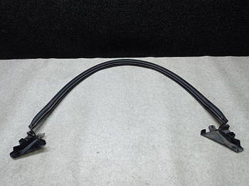 Ущільнювач капота HUMMER