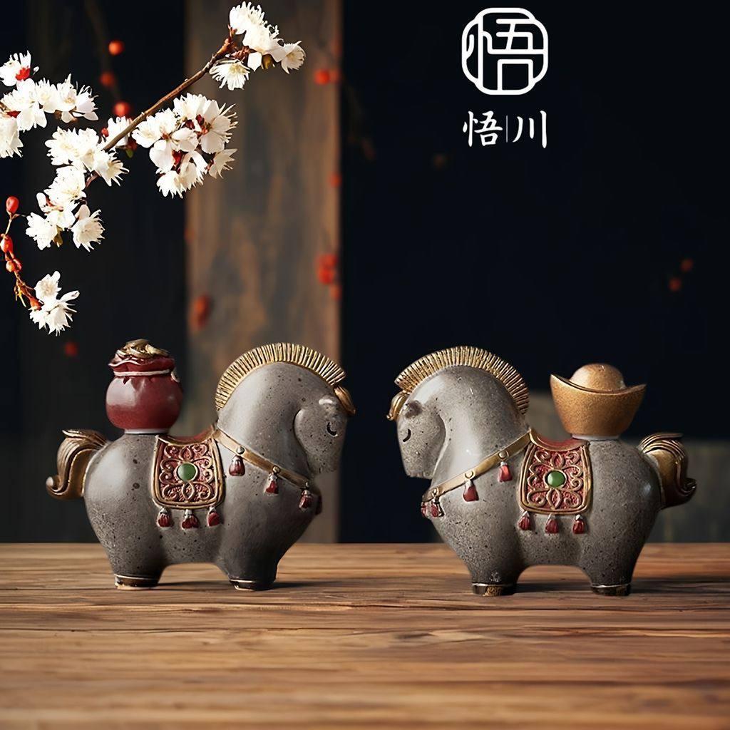 Набір термохромних статуеток “Коні Удачі та Багатства” — символ 2026 року, що оживає від дотику тепла